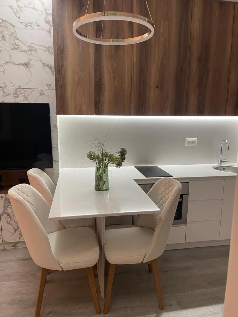 Scandi Apartaments Дуррес Екстер'єр фото